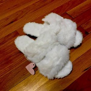 Cute & fuzzy slippers